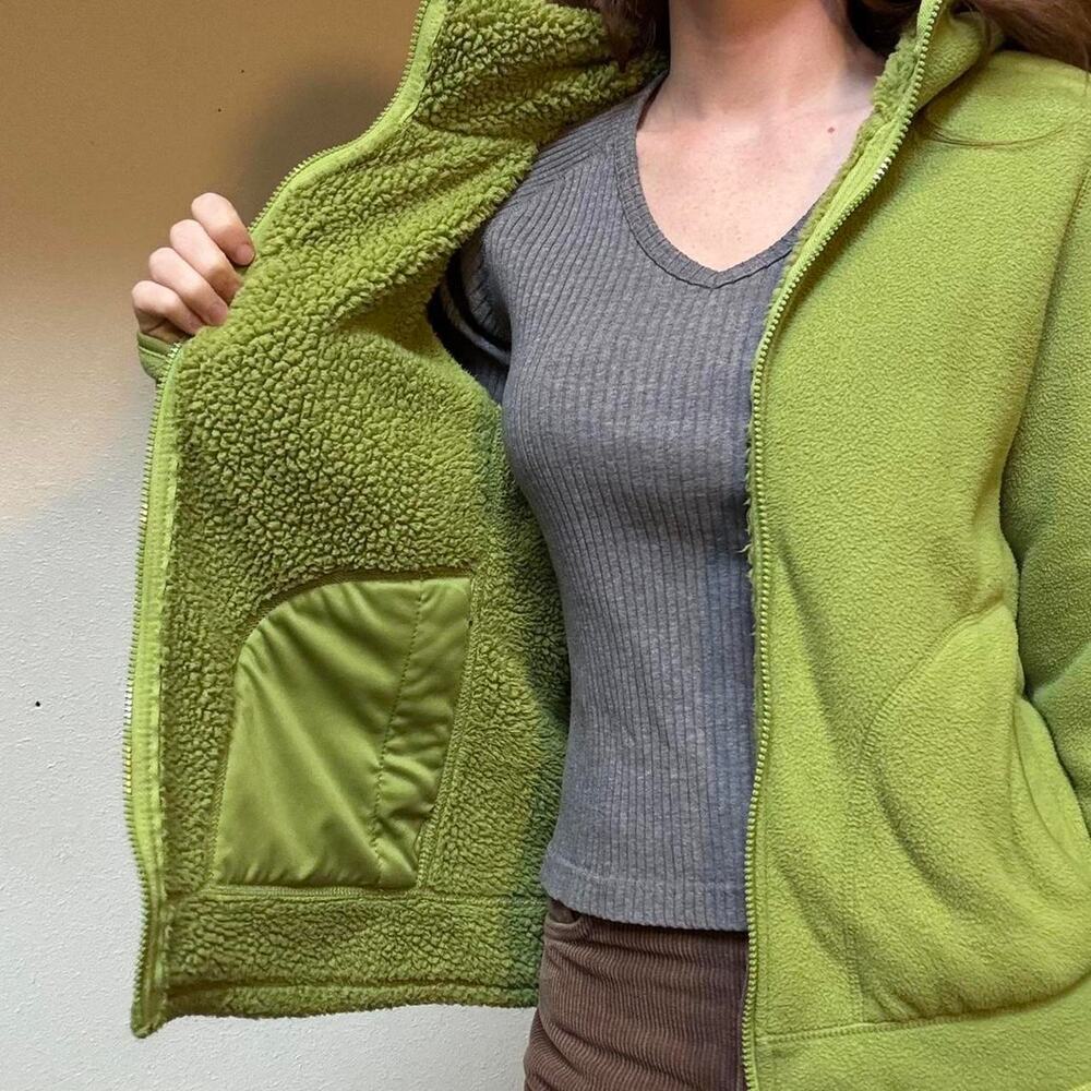 Green fuzzy zip up sweatshirt - Picture 4 of 8